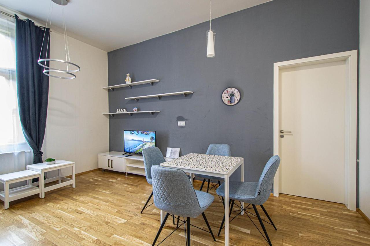 Stylish Apartment In Prague Best Gastronomic Area ภายนอก รูปภาพ