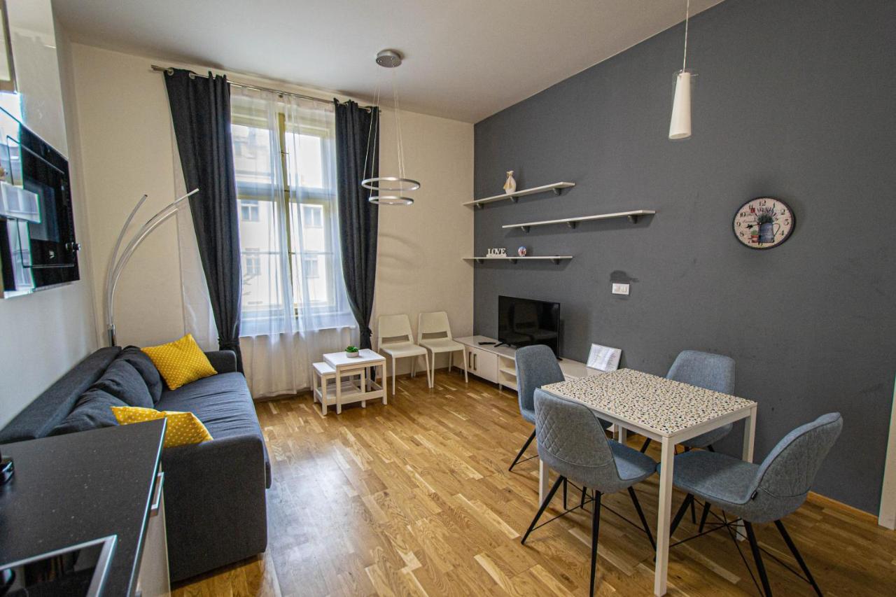 Stylish Apartment In Prague Best Gastronomic Area ภายนอก รูปภาพ